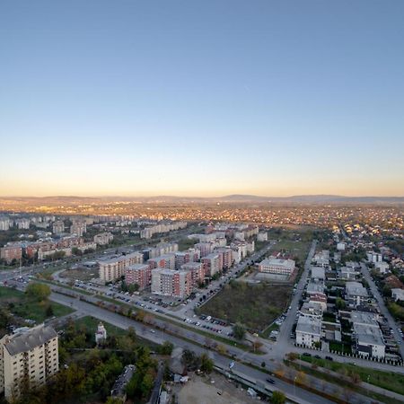 Sunrise Sky Lux Apartment, 33Rd Floor, Pool And Fitness Included Üsküp Dış mekan fotoğraf