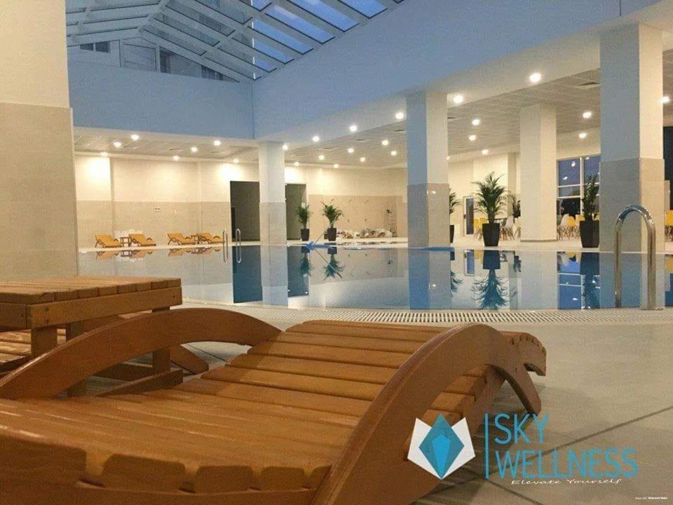 Sunrise Sky Lux Apartment, 33Rd Floor, Pool And Fitness Included Üsküp Dış mekan fotoğraf