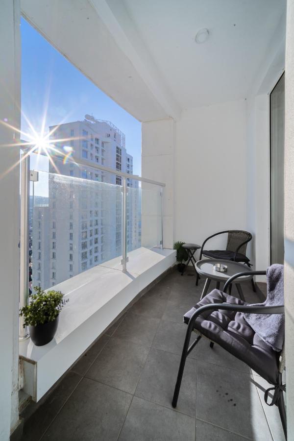 Sunrise Sky Lux Apartment, 33Rd Floor, Pool And Fitness Included Üsküp Dış mekan fotoğraf