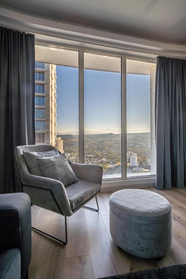 Sunrise Sky Lux Apartment, 33Rd Floor, Pool And Fitness Included Üsküp Dış mekan fotoğraf